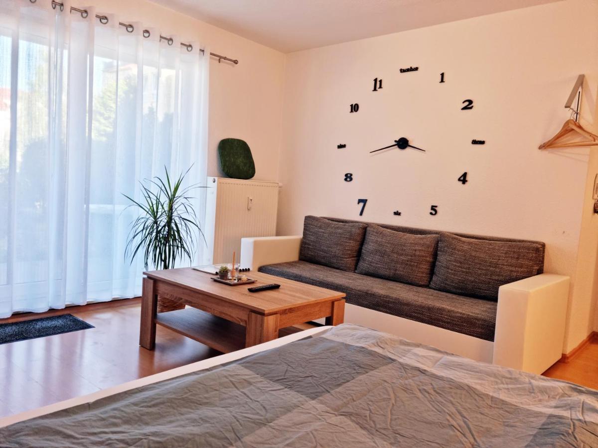 Apartment Brise Business Nahe Leipziger Messe - Porsche - Bmw - Dhl - Wlan - Parkplatz - Business Travelers Only *